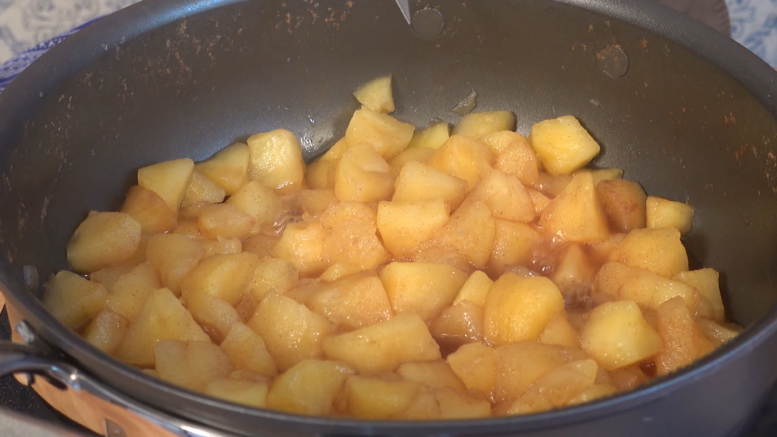 Almaszósz palacsintához