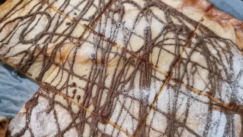 Bögrés palacsinta tepsiben