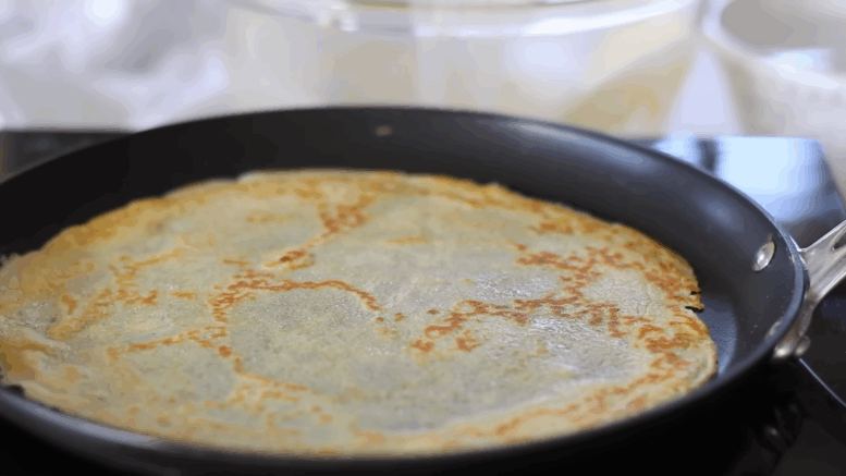 Palacsinta tészta készitése