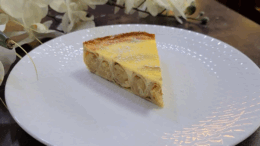 Almás palacsinta tepsiben