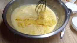 Almás palacsinta készítése