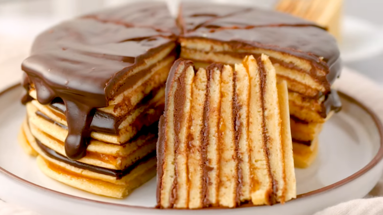 Csúsztatott palacsinta torta